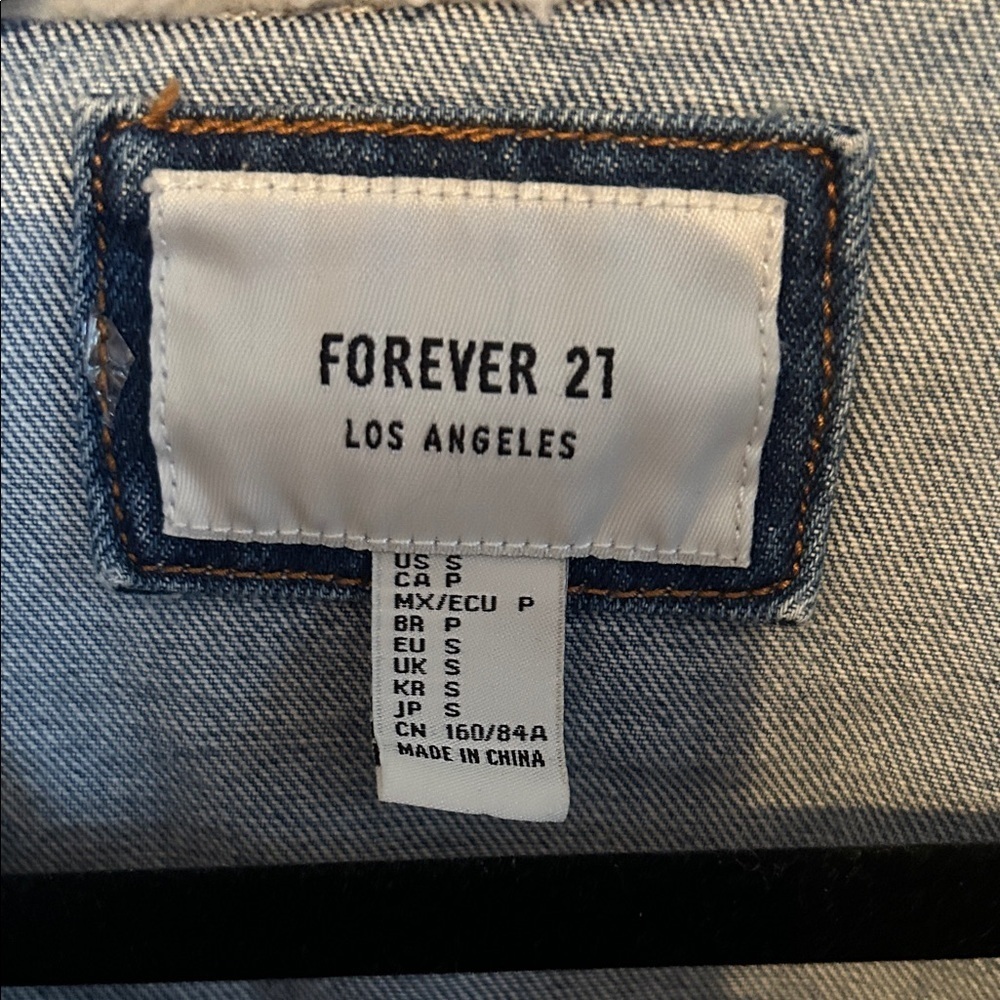Forever 21 Blue Denim Jacket with White Sherpa Collar - Picture 2 of 3